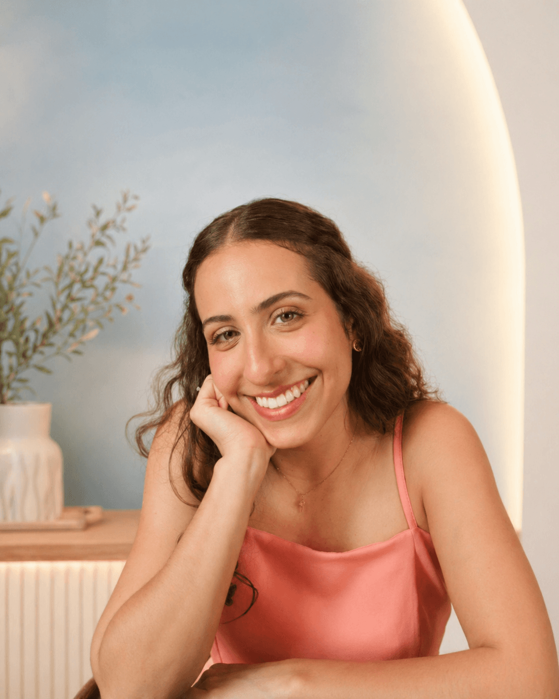 Maria Eduarda sorrindo